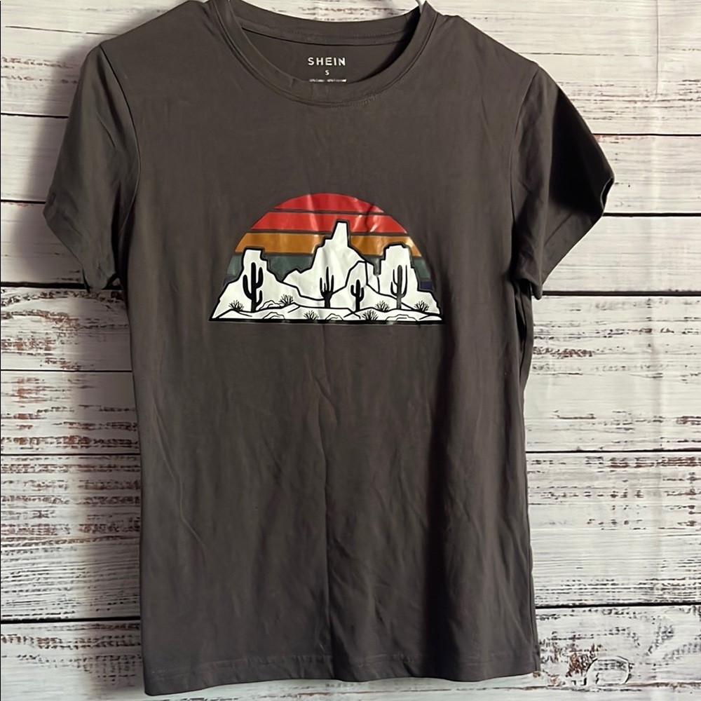 SHEIN Gray Short Sleeve Tee with Outdoor Graphics
